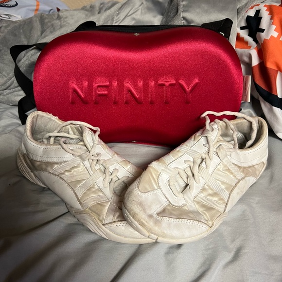 Cheer shoes - Picture 1 of 2